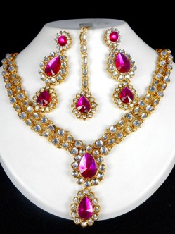 Kundan Jewelry Set